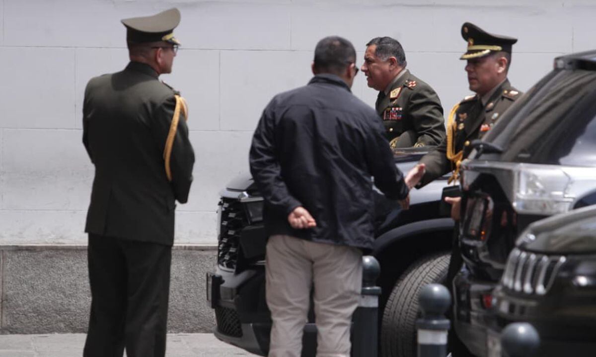 José Jerí recibe en Palacio de Gobierno a exministros y altos mandos militares y policiales