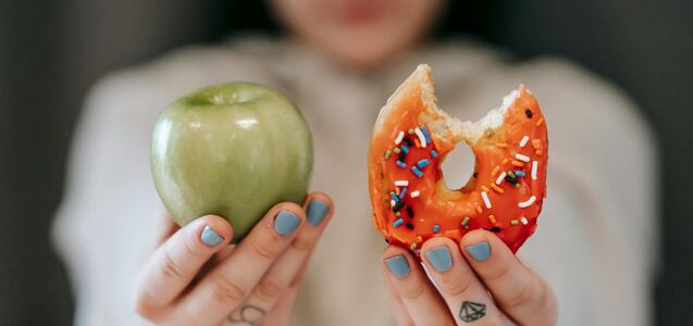 El gran consejo de Harvard para acabar con los antojos de comer dulce: cómo lograrlo