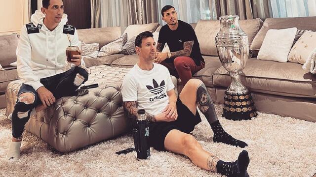 Leandro Paredes, Lionel Messi y Ángel Di María se lucen en casa con el trofeo de Copa América