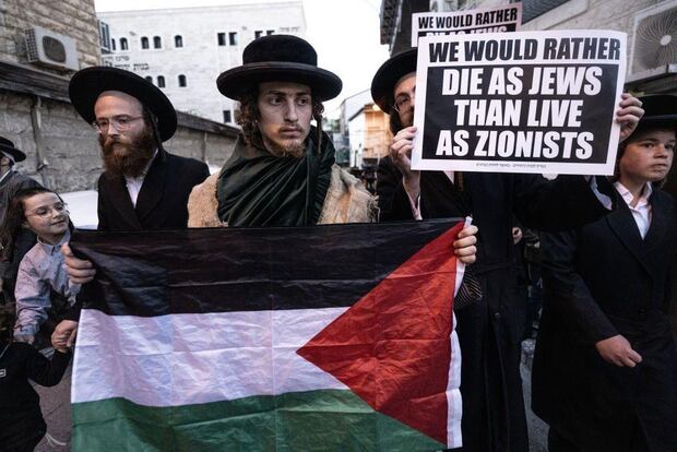 Ultraortodoxos antisionistas se han manifestado contra la guerra en Gaza y a favor del Estado palestino en diferentes partes del mundo desde que comenzó el conflicto. (GETTY IMAGES).