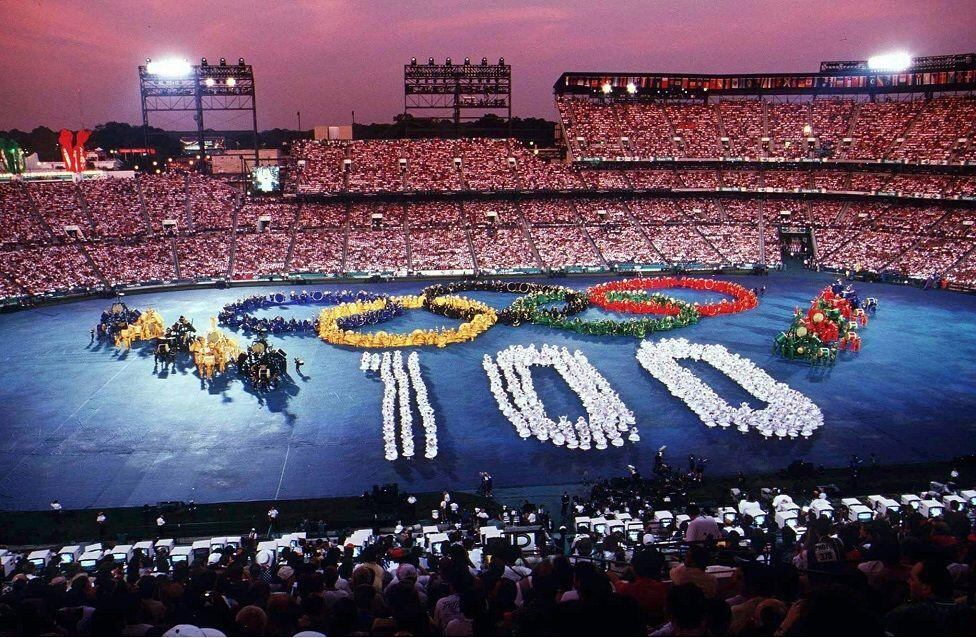 El Estadio Olímpico del Centenario, de Atlanta, en plena inauguración. (GETTY IMAGES).