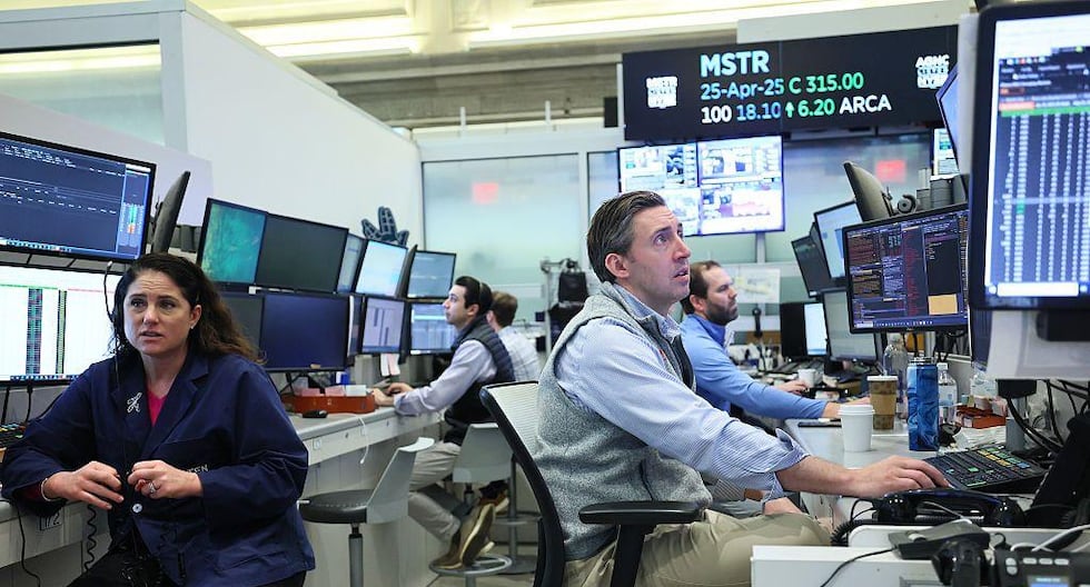 Mercados en verde: Acciones de IA se asentaron tras volatilidad y Oracle lidera operaciones de TikTok