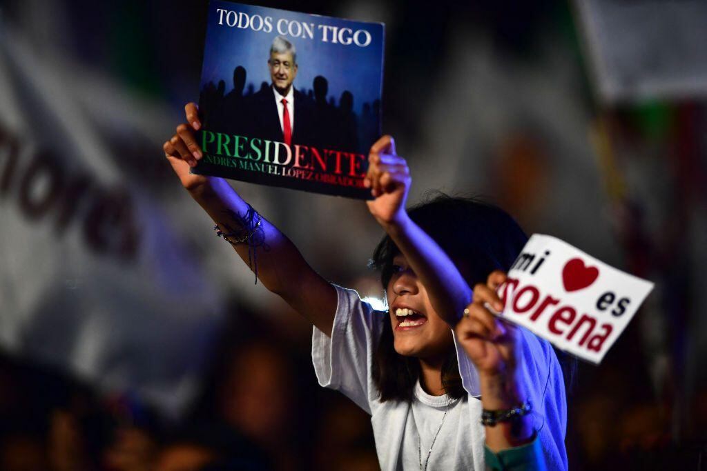 Pese a las promesas no cumplidas, su popularidad no ha bajado del 50% durante su mandato. (GETTY IMAGES).