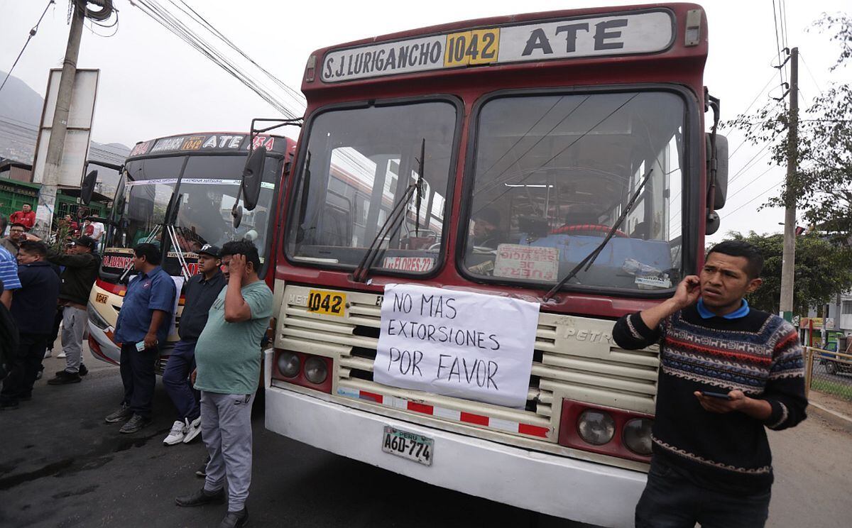 Trabajadores del sector transporte piden que no haya más extorsiones ni asesinatos en contra de choferes | Foto: Julio Reaño/@photo.gec