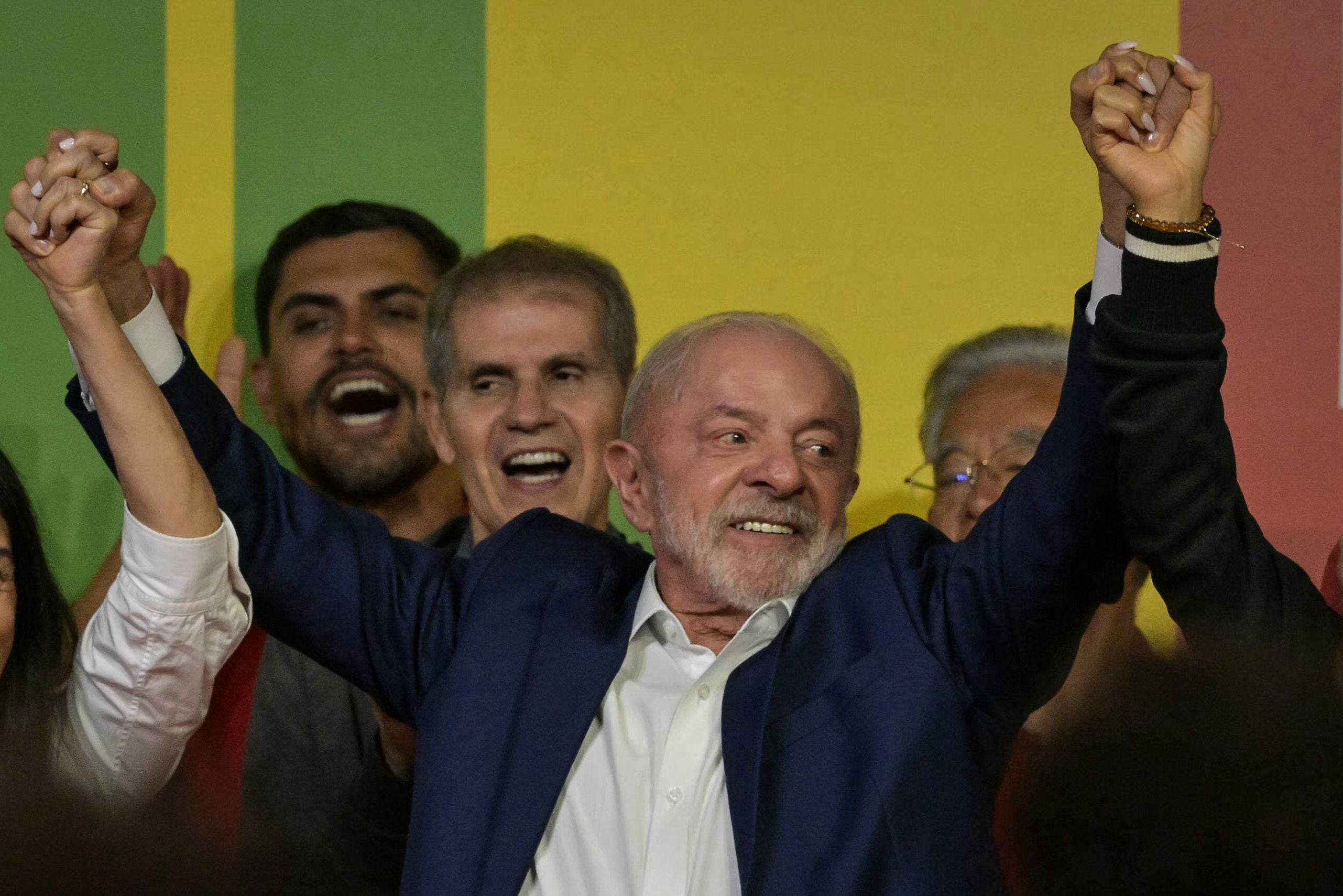 Luiz Inácio Lula da Silva reconoció que el resultado de la primera vuelta de los comicios es inesperado y aprovechó para criticar duramente a su rival Flávio Bolsonaro, quien lo aventajó por unos dos puntos.