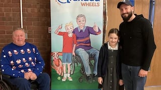 La “loca coincidencia del abuelo sobre ruedas” y cómo se reencontró con el hombre que le salvó la vida