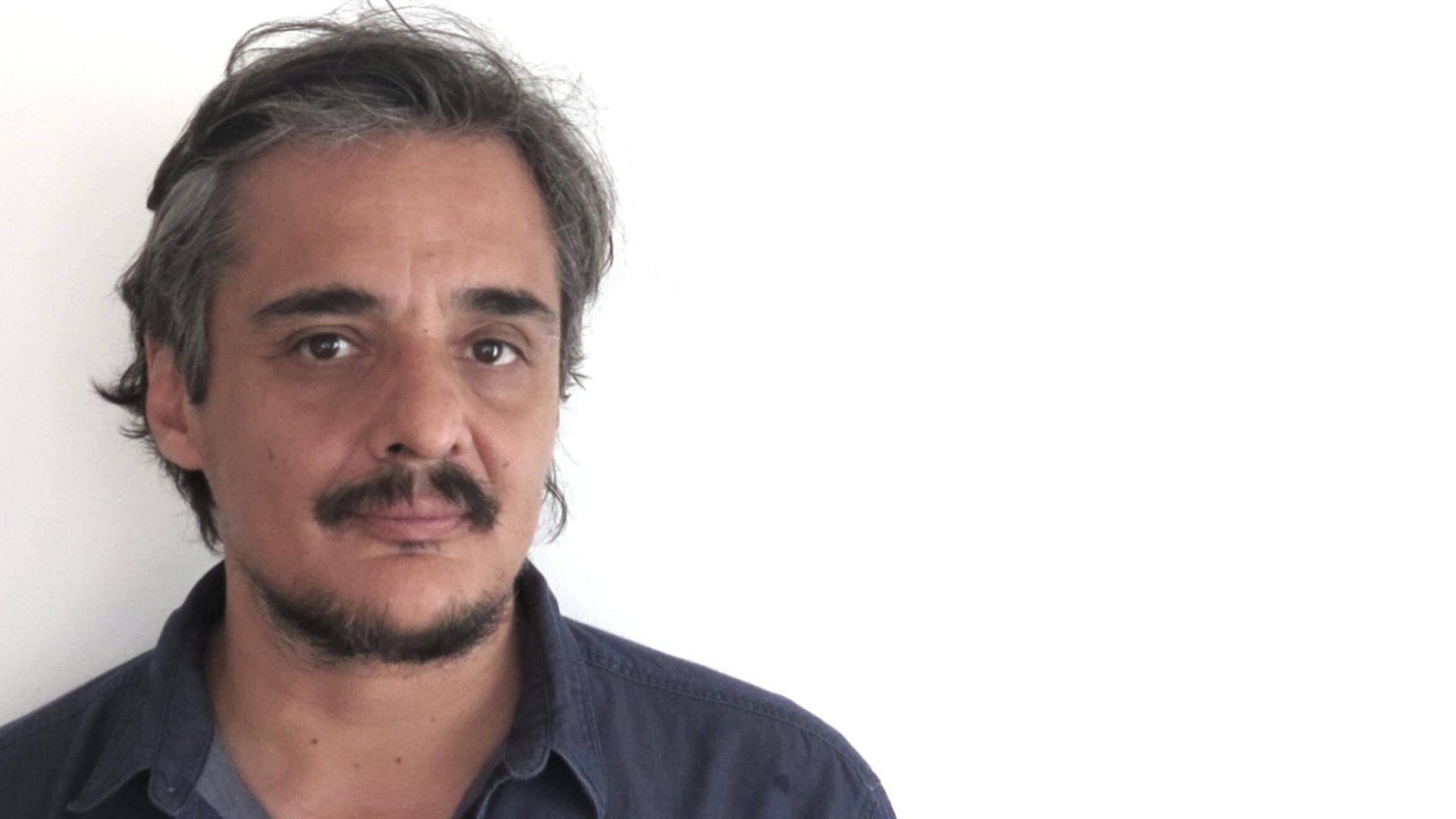 El periodista e investigador Juan Pablo Meneses publicó en 2022 el libro "Una historia perdida". (Cortesía).