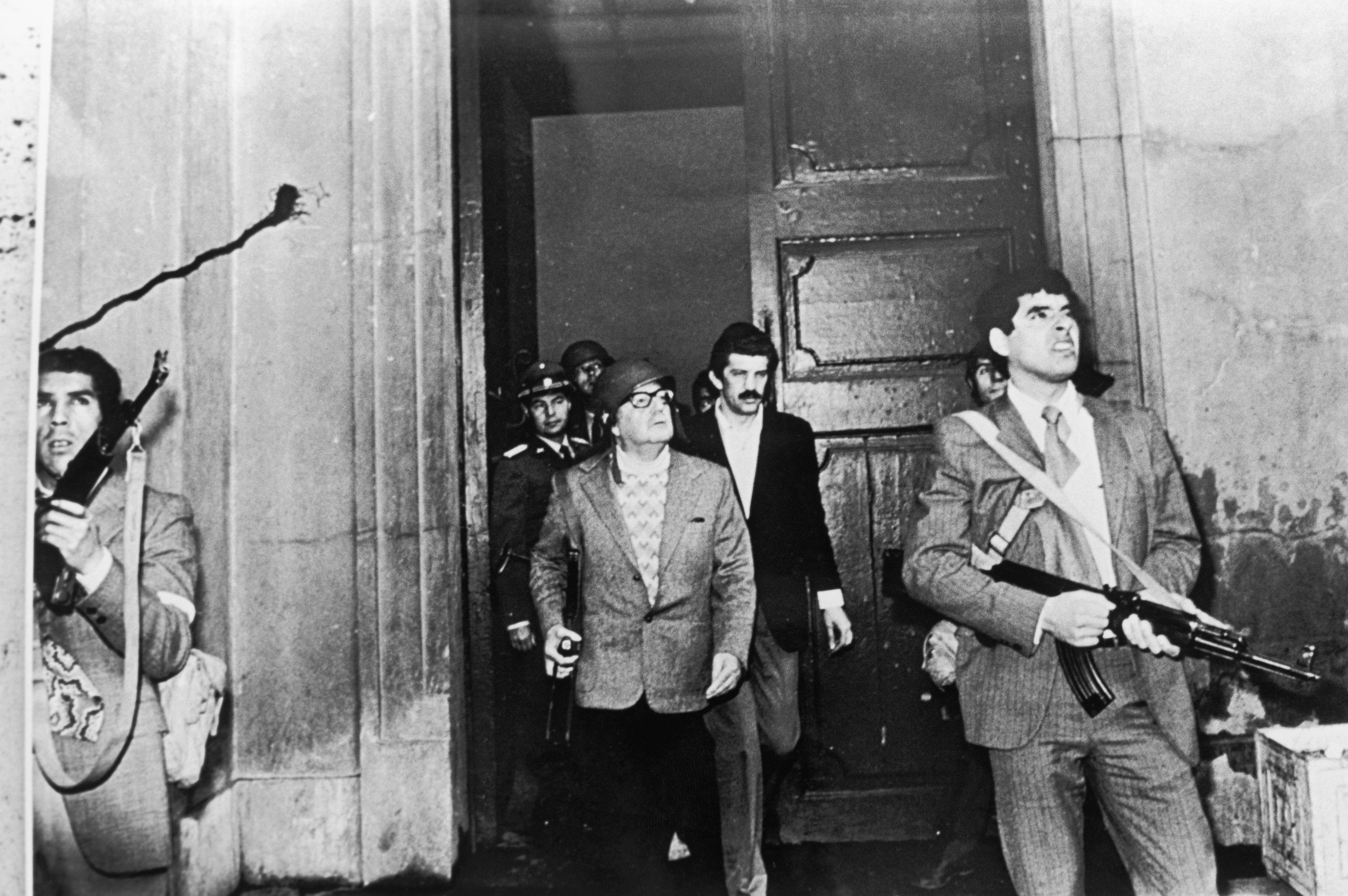 Allende se negó a renunciar durante el ataque golpista al palacio de La Moneda. (AFP).