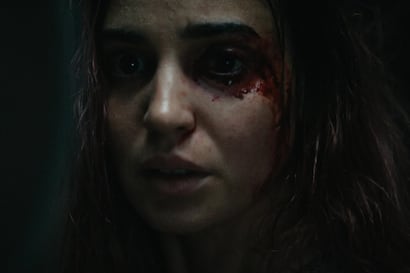¿La prueban o desaprueban? Qué está diciendo la crítica sobre “Evil Dead Burn”, la intensa película de terror