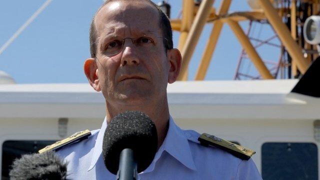 El contraalmirante John Mauger anunció el hallazgo de los restos del sumergible. (GETTY IMAGES).