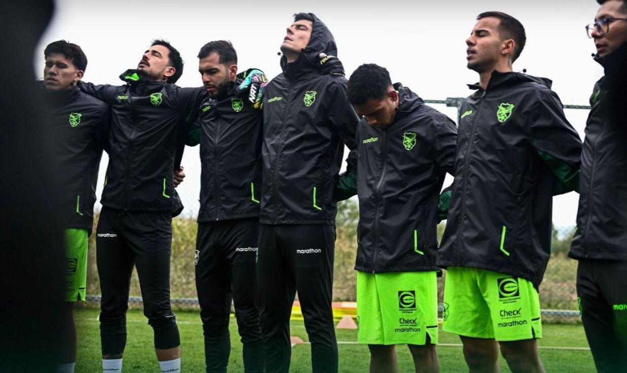 La selección boliviana completó el jueves su última jornada de trabajo con miras al choque contra Jordania | Foto: @laverde_fbf