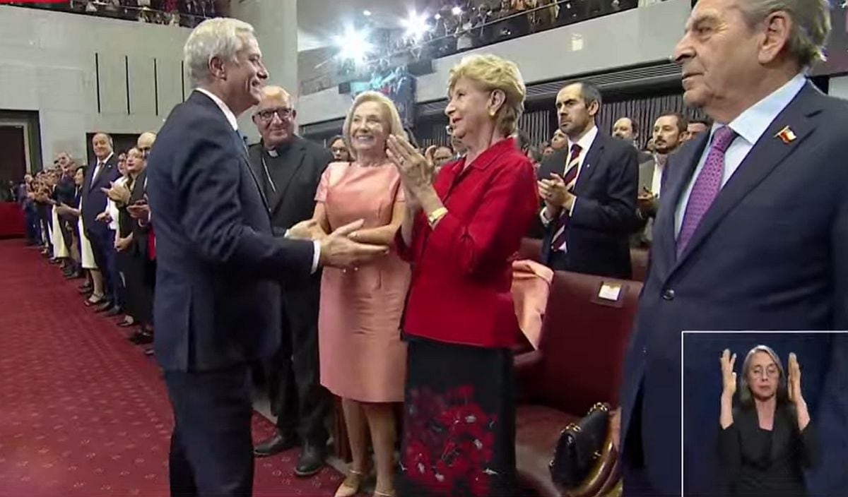 José Antonio Kast saluda a los presentes en la ceremonia | Captura de video