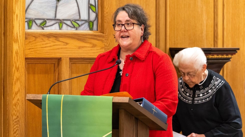 La hermana Susan cree que plantear preguntas de manera pública y formal sobre la supuesta conducta de algunas empresas puede ser suficiente.