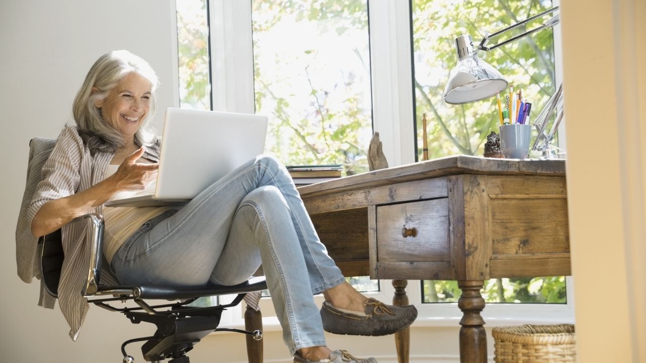 Adultos mayores de 50 años necesitarán mantenerse vigentes en el mundo laboral.