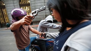 Robaron 1,3 millones de celulares en el 2025 y casi ninguno vuelve a su dueño: ¿por qué el delito no se detiene pese a los bloqueos?