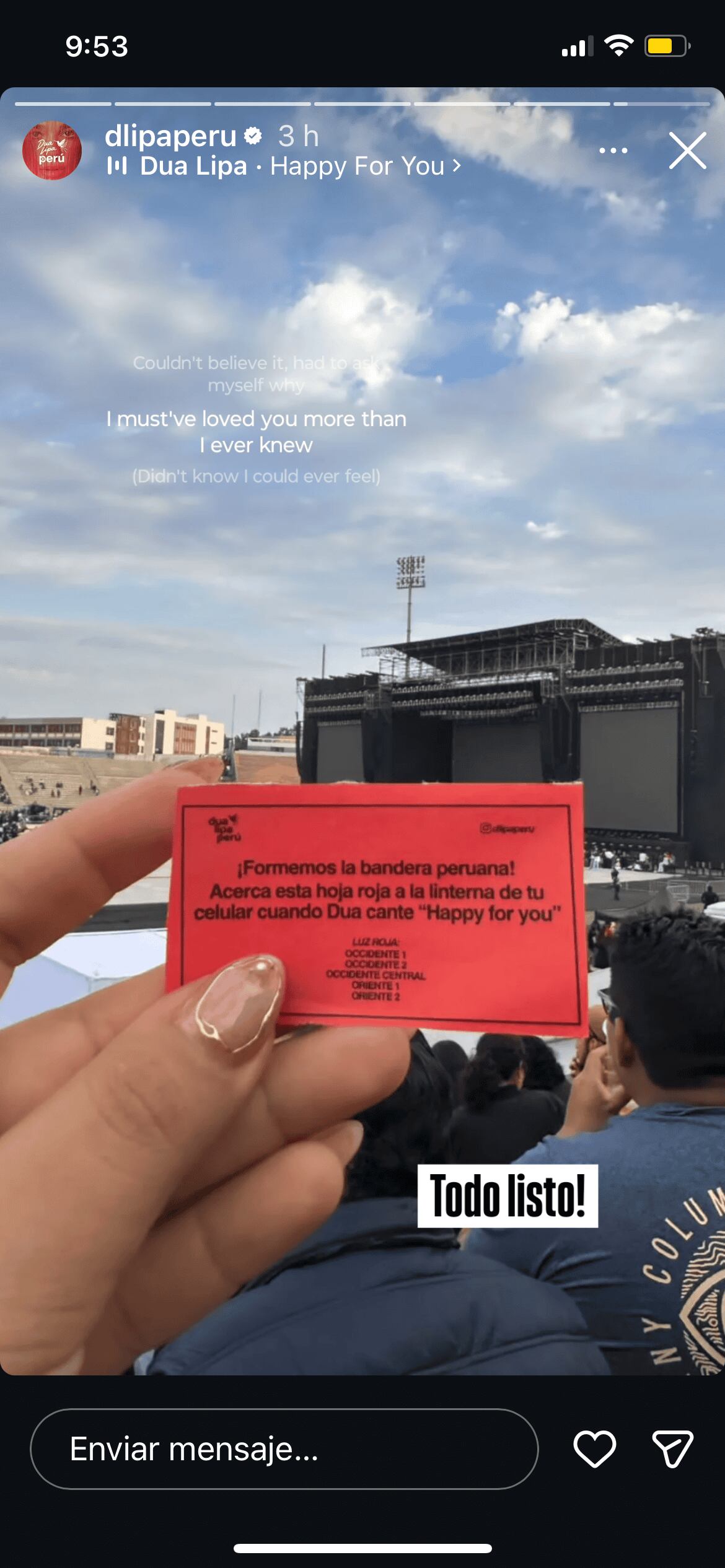 El plan del club de fans de Dua Lipa es formar, con la luz de la multitud de pulseras fosforescentes, una bandera peruana en el momento de la canción Happy for you, según se ve en una publicación desde la cuenta @dlipaperu en Instagram.