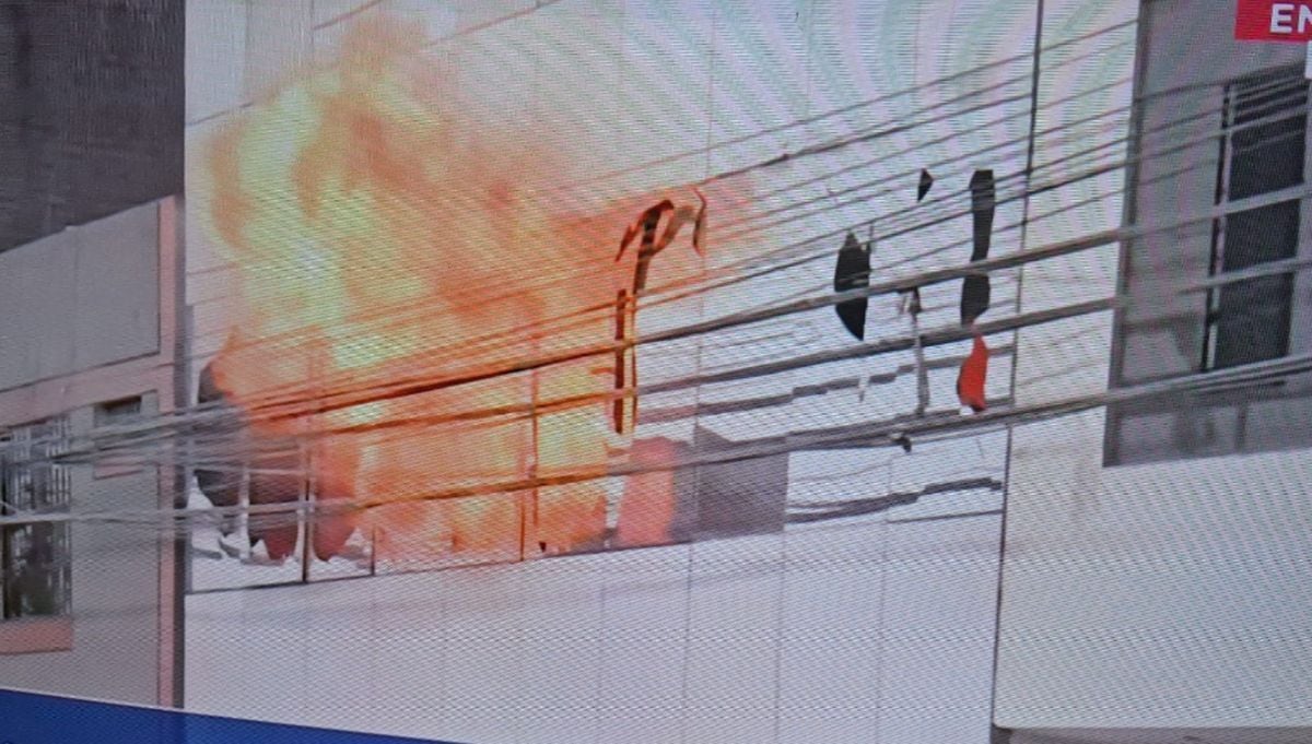 Incendio de importantes proporciones afecta a varios inmuebles en el Rímac