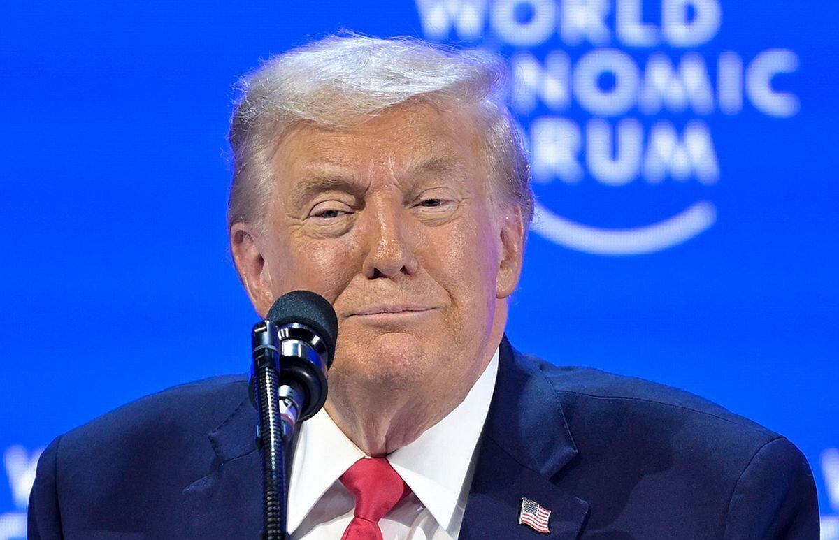 El presidente de Estados Unidos, Donald Trump , habla durante su discurso especial en la 56ª reunión anual del Foro Económico Mundial (FEM) en Davos, Suiza, el 21 de enero de 2026 | Foto: EFE/EPA/GIAN EHRENZELLER