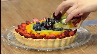 Tarta de frutas frescas, el postre ideal para recibir la primavera | VIDEO