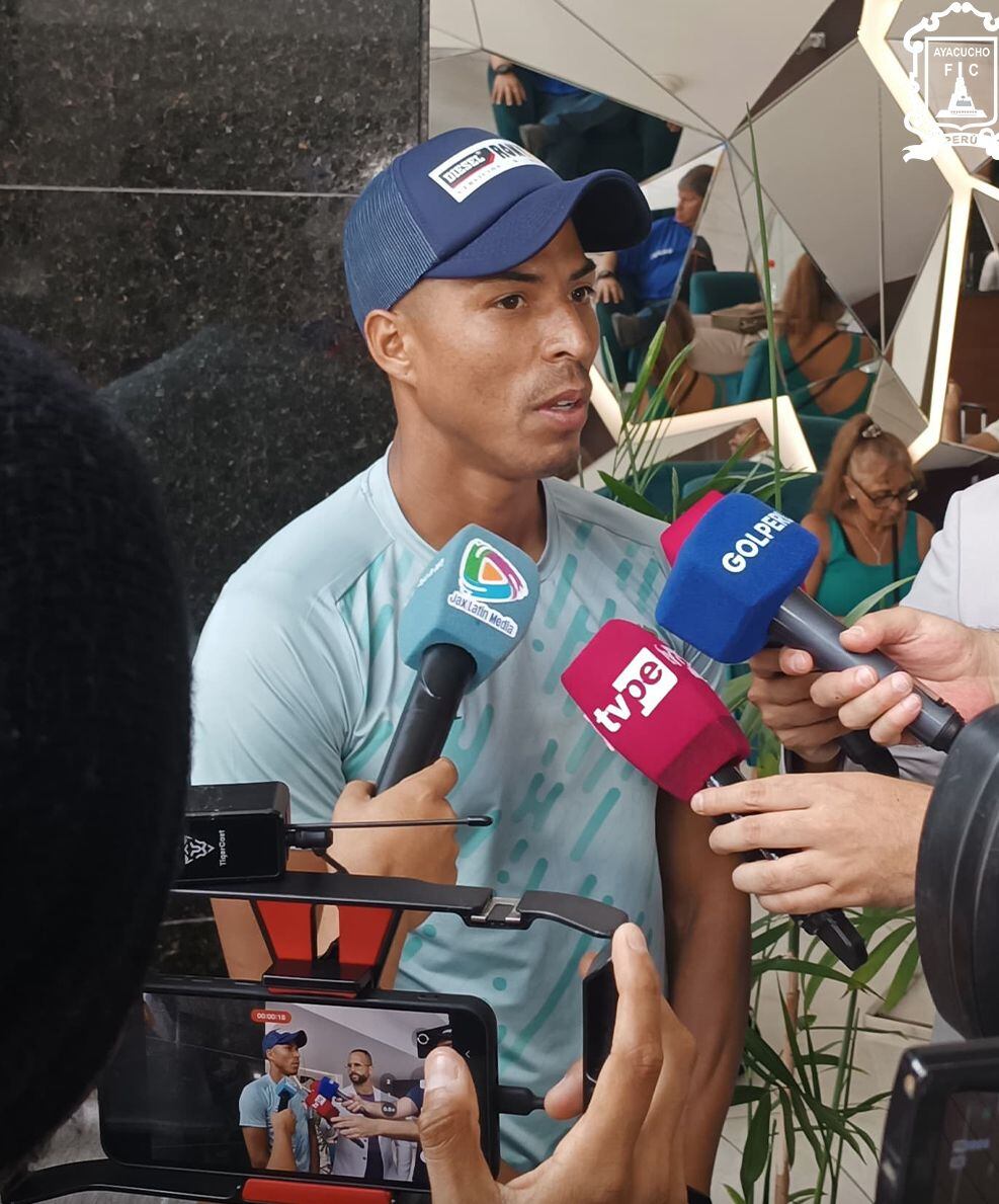 Los jugadores de Ayacucho FC atendieron a la prensa en las horas previas al partido contra Alianza Lima por la quinta fecha del Torneo Apertura | Foto: Ayacucho FC