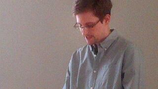 Edward Snowden cumplió tres semanas atrapado en Moscú