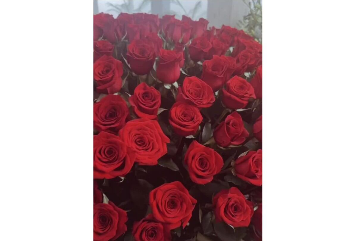 La publicación de Ángela Aguilar del regalo que recibió de Christian Nodal por el Día de San Valentín. | Crédito: Instagram @angela_aguilar_