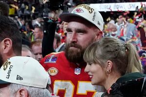 La decisión de Travis Kelce sobre asistir a los Premios Grammy 2025 junto a Taylor Swift