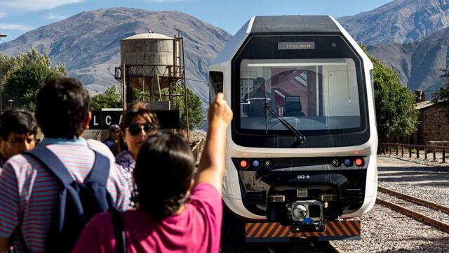 El Tren de la Quebrada, el primer ferrocarril solar con baterías de litio de América Latina fabricado por una empresa china