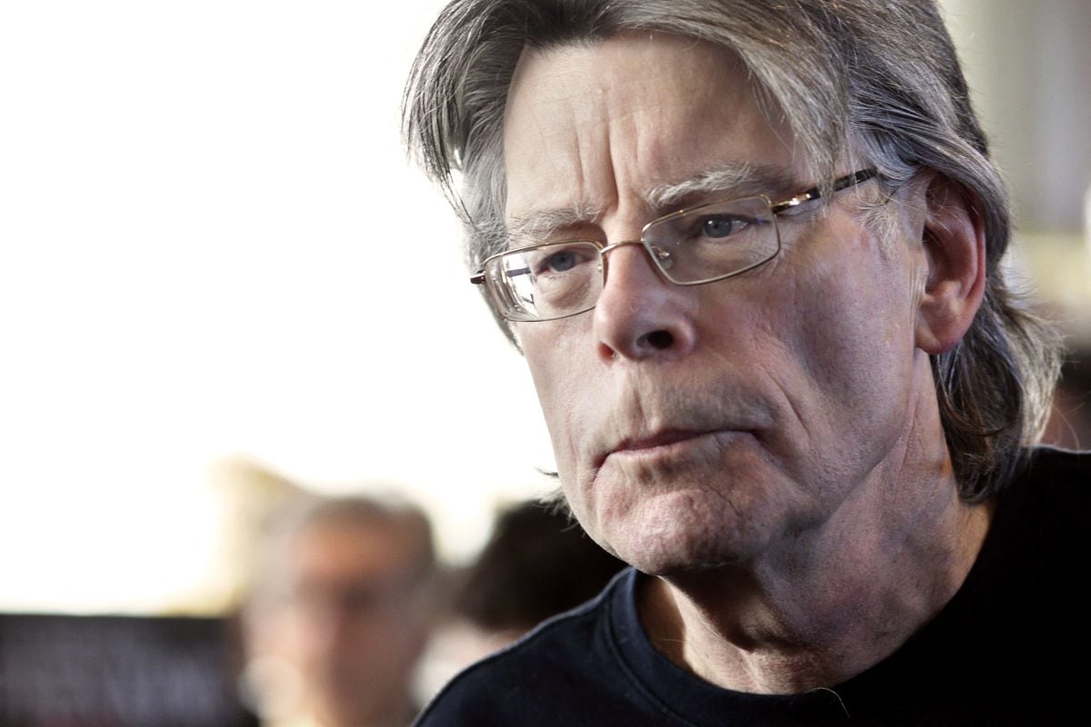 Cuando Stephen King posó para los fotógrafos el 13 de noviembre de 2013 en París, antes de la firma de ejemplares de su libro "Doctor Sueño", secuela de su novela de 1977 "El Resplandor" (Foto: Kenzo Tribouillard / AFP)
