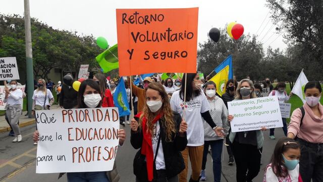 Quiénes son y cómo batalla el colectivo de madres y padres que exige el retorno voluntario al colegio