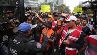 Caravana de indocumentados marcha en Ciudad de México por el Día del Migrante 