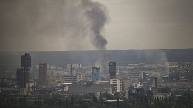 “Un verdadero infierno”: la gente “huye en masa” de los bombardeos rusos en Lugansk, en el este de Ucrania