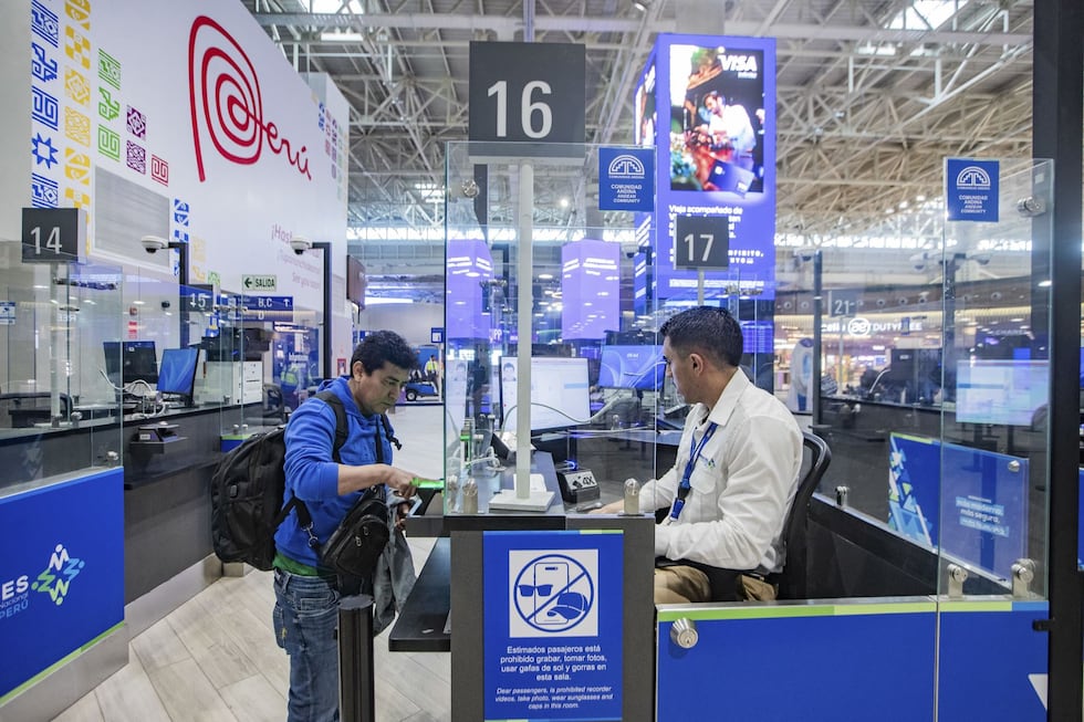 En reiteradas ocasiones, Migraciones ha solicitado a LAP más espacio en el nuevo terminal aéreo del Aeropuerto Internacional Jorge Chávez. Foto: Andina