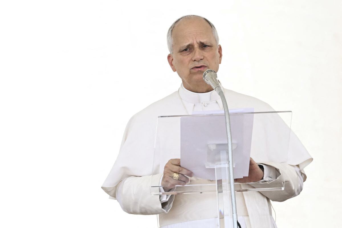 En un diálogo con los obispos italianos el martes, el papa León XIV indicó que la IA, la biotecnología, la economía de datos y las redes sociales son "desafíos que cuestionan el respeto por la dignidad de la persona humana".