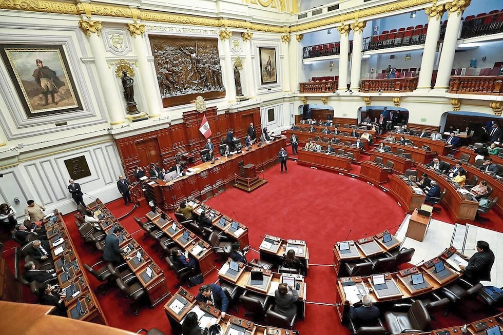El Pleno del Congreso aprobó incorporar a docentes de establecimientos penitenciarios a la carrera pública magisterial. Foto: Congreso.