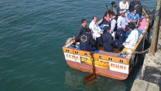 Huacho: rescatan a seis pescadores con un cadáver tras naufragio
