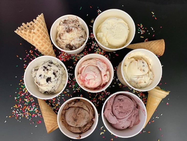 El local destaca por sus sabores artesanales y su historia familiar que se remonta a 1864. (Foto: @ferrisacrescreamery / Instagram)