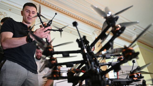 Estados Unidos entrega a Ucrania nueve drones con cámaras para documentar crímenes de guerra