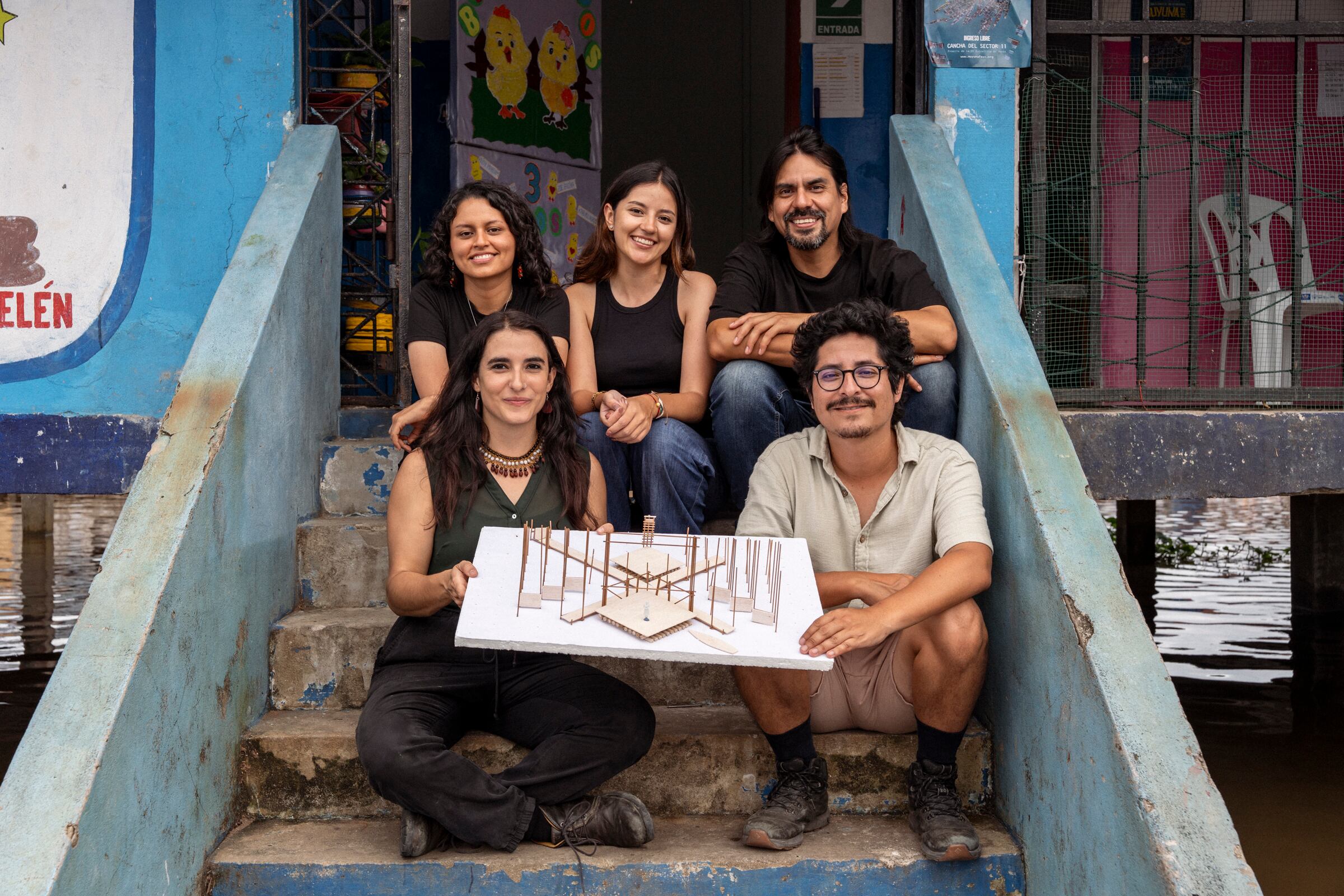 Espacio Común está integrado por los arquitectos Daniel Canchán Zúñiga, Paula Villar Pastor, María Hidalgo Mera, Jimena González Ochoa y Andrés Reyes Godoy. (Créditos: Alfonso Silva Santisteban, Muyuna Fest)