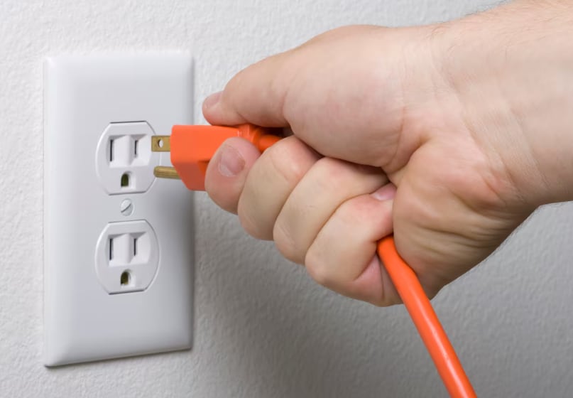 Desenchufar los electrodomésticos ayuda a ahorrar electricidad (Foto: Freepik)