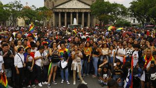 Miles marchan en defensa de la comunidad LGBT+ en el sur de México