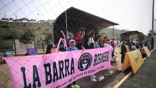 “Acá nacerá la futura estrella del fútbol peruano”: la colorida barra que dijo presente en el Semillero Repsol Fútbol Femenino