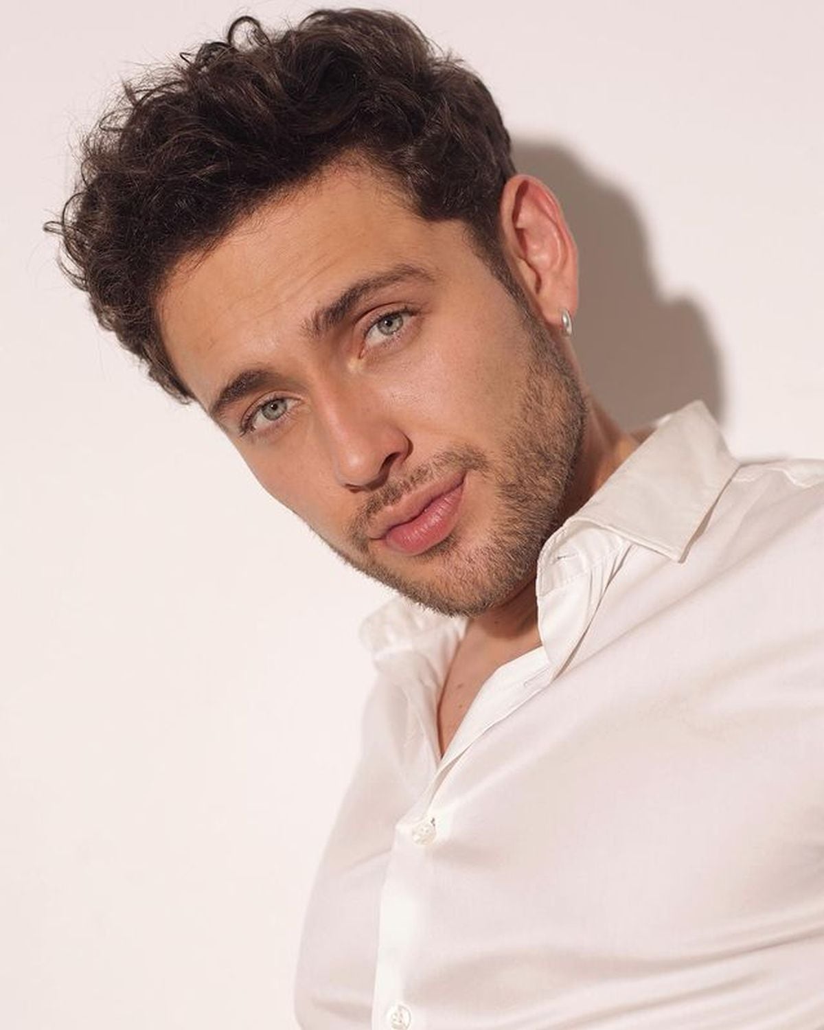 En “KLASS 95: El poder de la belleza”, él es Nicolás Rocha (Foto: Carlos Baez / Instagram)