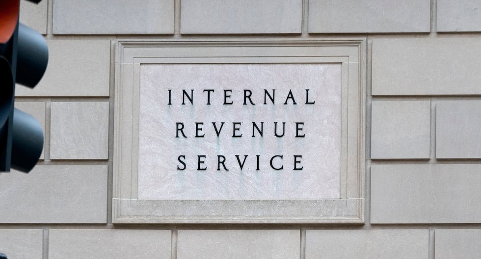 Cómo evitar que el IRS embargue tu cuenta bancaria en Estados Unidos