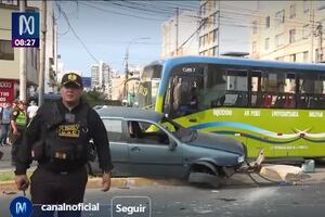 Pueblo Libre: Choque en Av. Bolívar deja unos 15 heridos