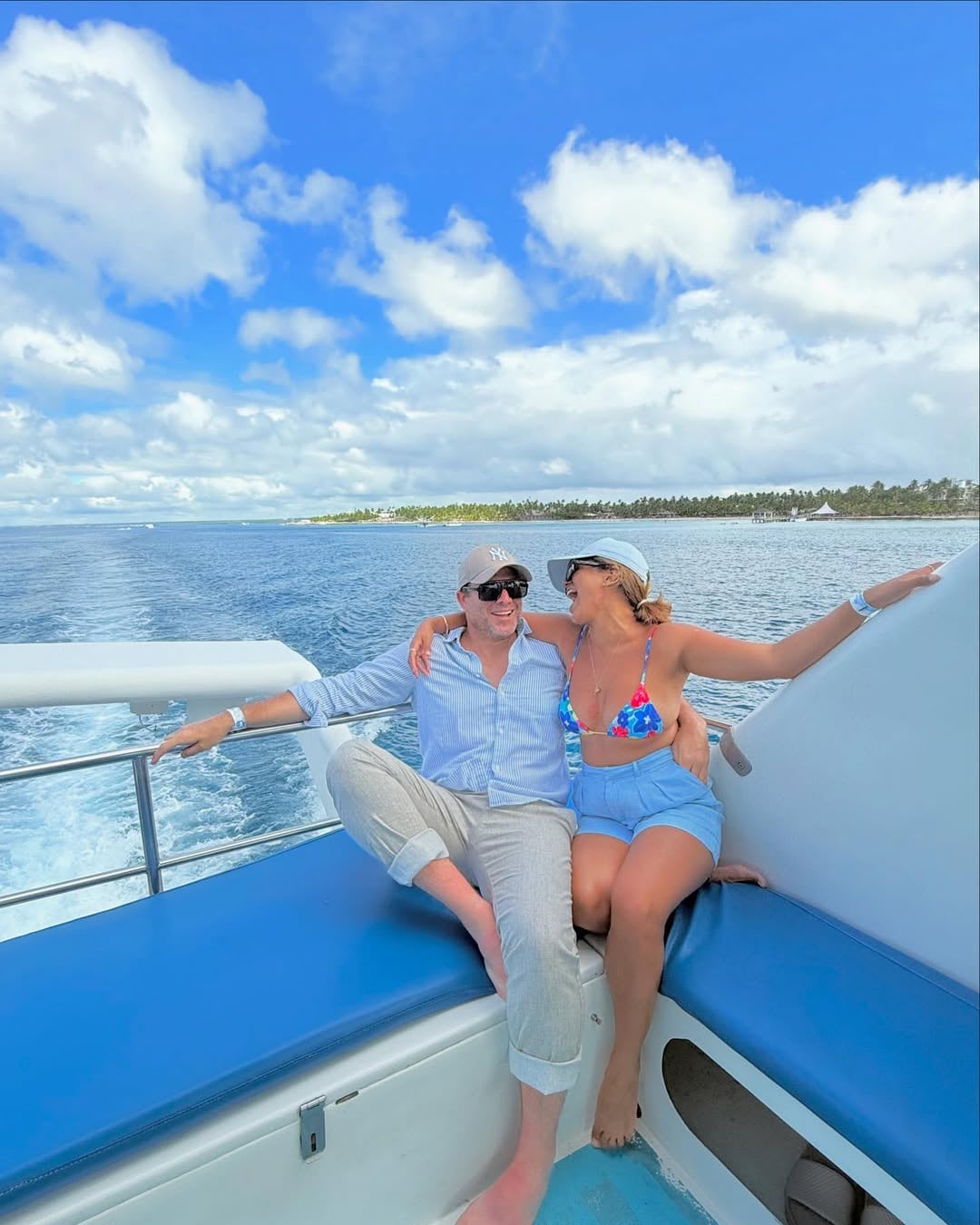 Paco Bazán y Susana Alvarado juntos en un yate | Foto: Instagram