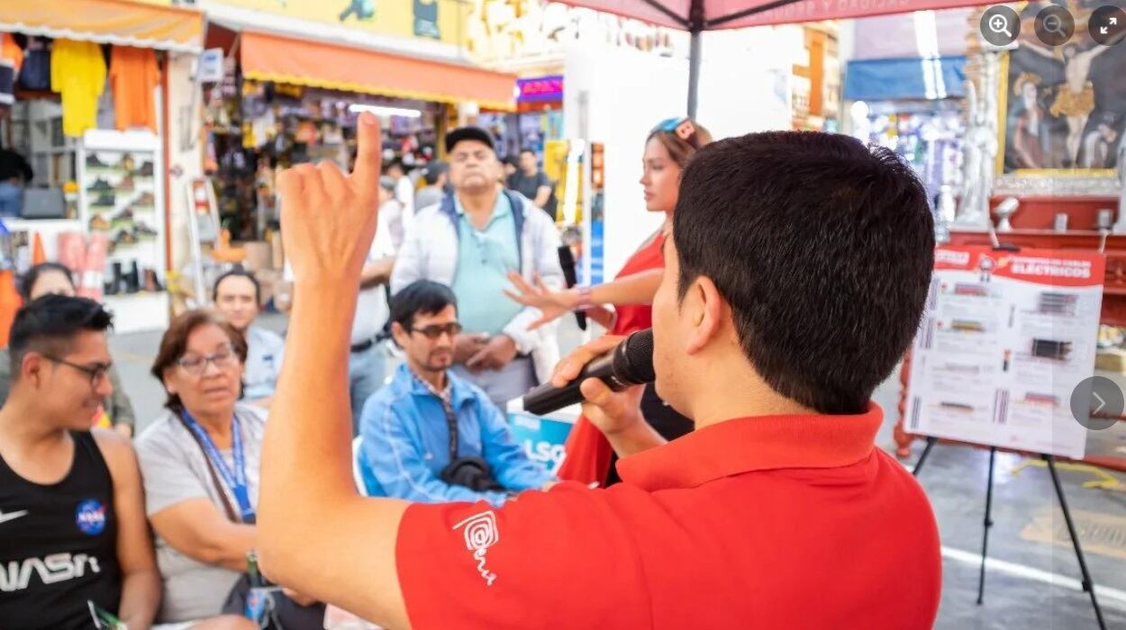 Electro Perú Industrial brinda capacitaciones gratis para electricistas porque "nos hemos dado cuenta que el 70% de los electricistas peruanos se han formado empíricamente", señala Víctor Vandervelde. (Foto: Electro Perú Industrial)