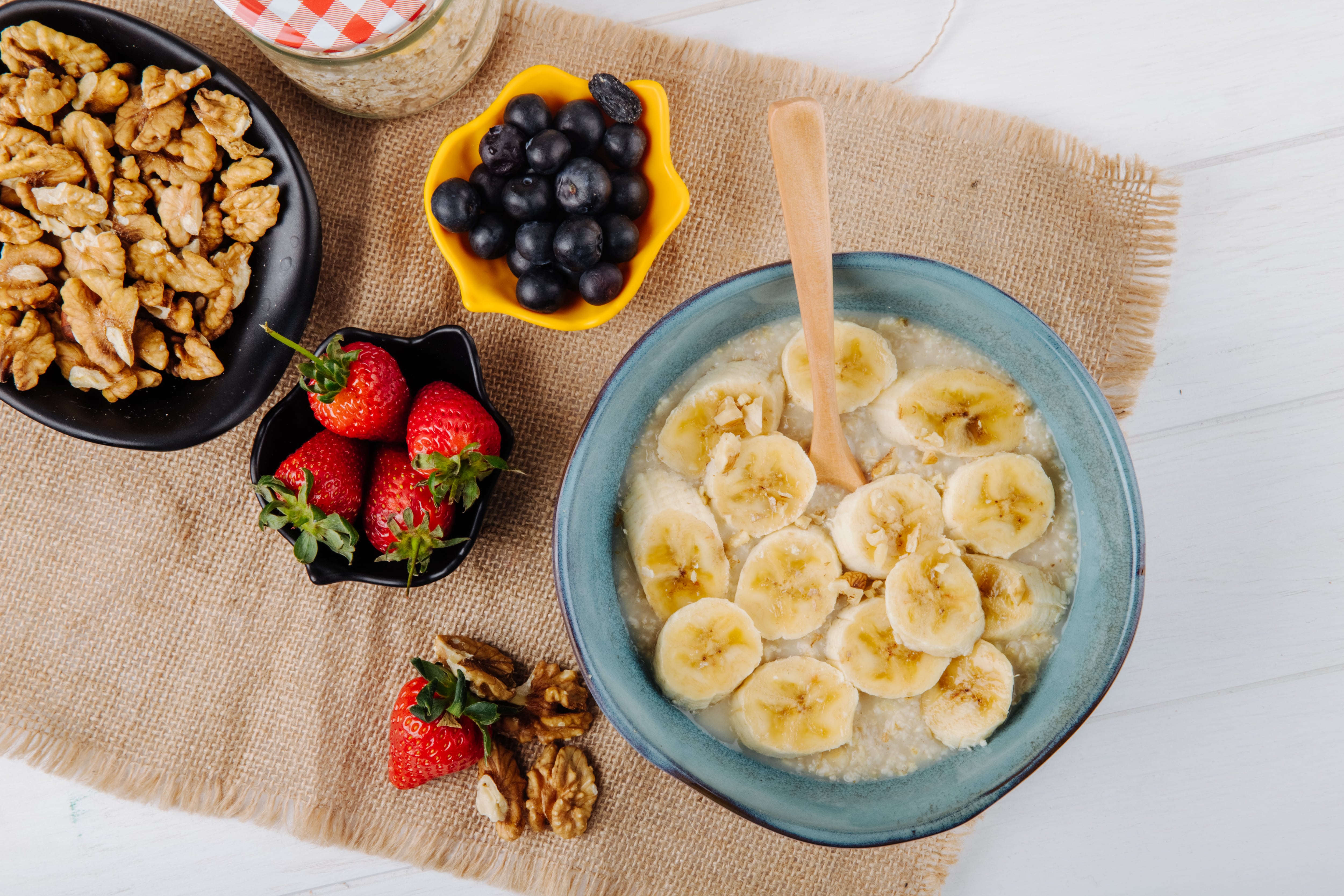 Café, avena, plátano o jugo de betarraga pueden funcionar como pre entrenos naturales. Bien combinados, ofrecen energía sin los efectos secundarios de los suplementos comerciales.