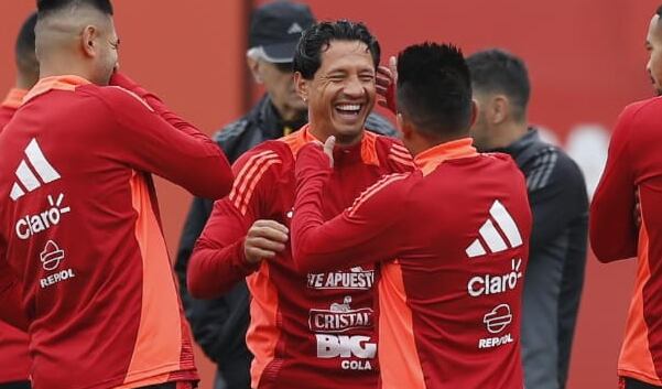 Cueva y Lapadula no juegan juntos desde 2023. En esta reciente convocatoria se volvieron a encontrar y las expresiones de cariño se robaron el show. (Foto: GEC).