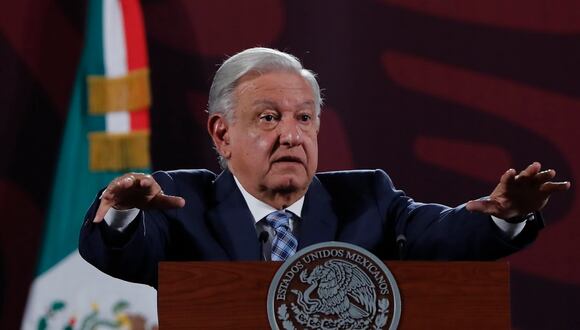 El presidente de México, Andrés Manuel López Obrador, habla durante una rueda de prensa en el Palacio Nacional, el 6 de junio de 2024, en Ciudad de México. (Foto de Mario Guzmán / EFE)